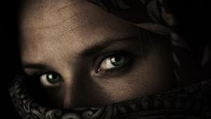 Осем месеца в лапите на ислямистите 18годишно момиче разказва