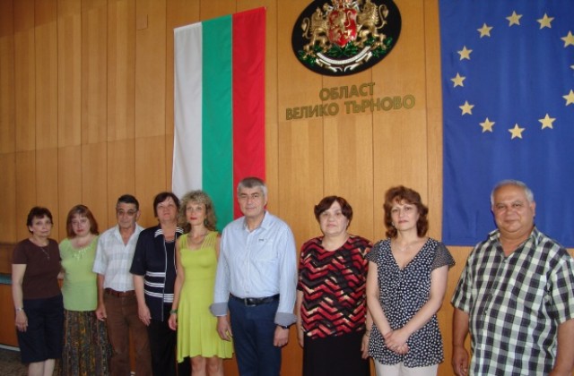 Областният управител с почетен плакет от СБУ