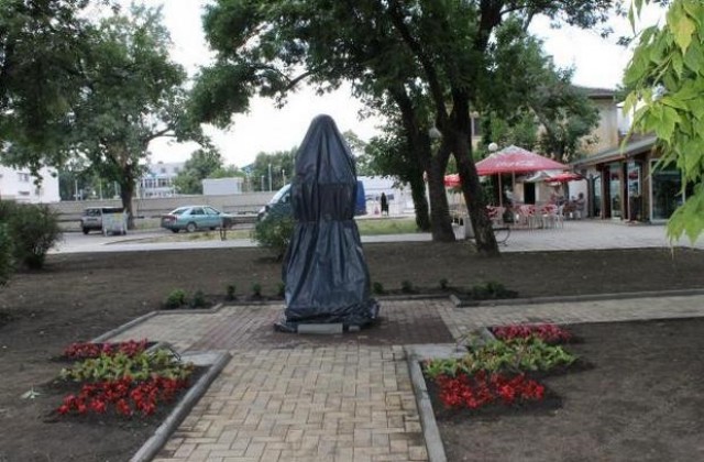 Откриват бюст-паметник на Еньо Вълчев в Димитровград
