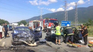 Остава тежко състоянието на пострадалите при катастрофата край Дъбово