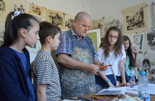 Продължава арт ваканцията в галерията