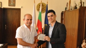 Млад физик заминава на състезание в Тайланд