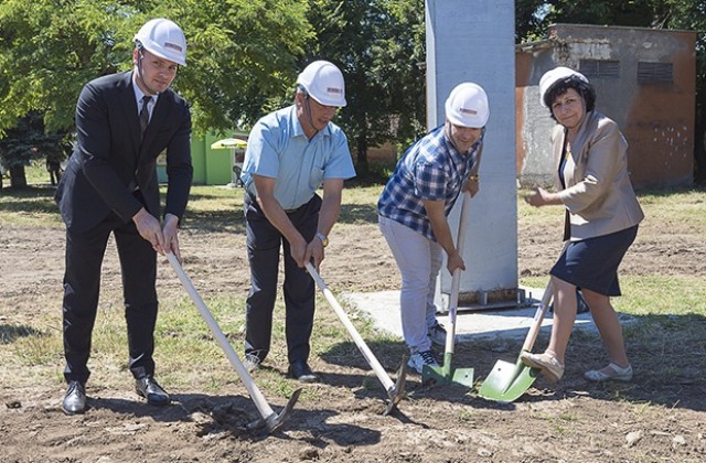 Първа копка по проект за рекултивация на сметище за битови отпадъци