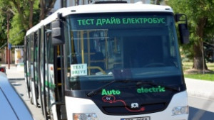 Тестват електробус в Сливен