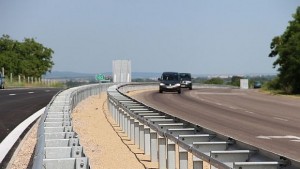 Оправят неравности по магистрала Марица с държавни пари строителят фалирал