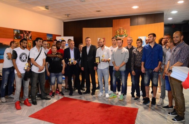 Футболният „Черно море“ стана отбор на Варна за месец май (СНИМКИ)