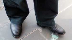 Глобяват 15 лева за изплюта дъвка на улицата в София