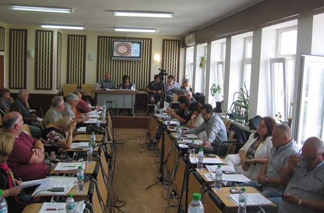 Община Мездра ще купува Дома на железничаря