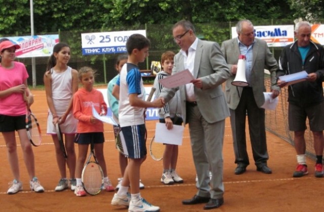 Тенис клуб Плевен 90 отбеляза 25 години от основаването си