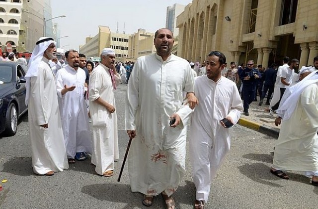 Атентат в джамия в Кувейт по време на петъчната молитва, има жертви