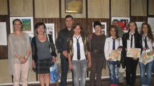 Подредиха изложба срещу наркотиците
