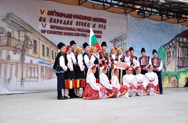 Ясни участниците в събора в Копривщица