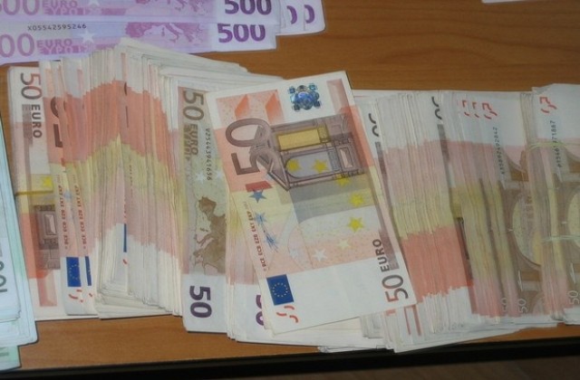 Недекларирана валута по тялото на румънка откриха на Капитан Андреево