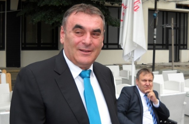 Безплатен интернет и колонки за електромобили на Кораб Варна обеща намереният капитан Папазов