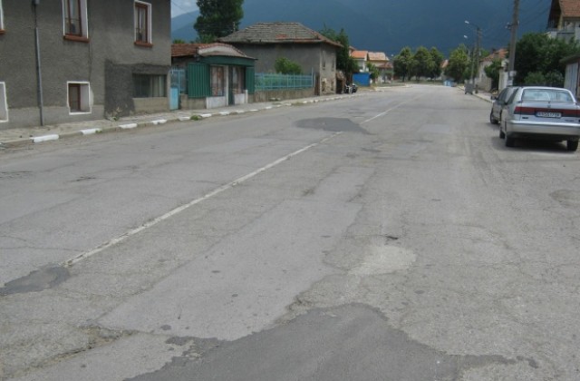 Улични дупки скараха съветници в Дупница