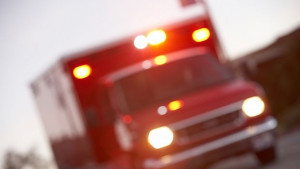 Малък самолет се разби върху къща в Масачузетс