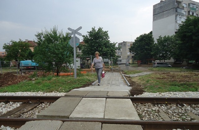 Възстановен е пешеходния прелез през жп линията във Враца