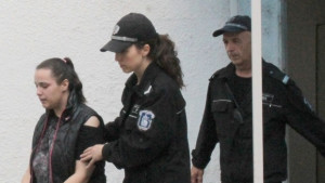 Майката на пребитата 2годишна Сияна излиза от ареста