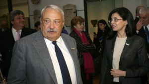 Гарелов Играе се сложен покер в неделя гърците вероятно ще