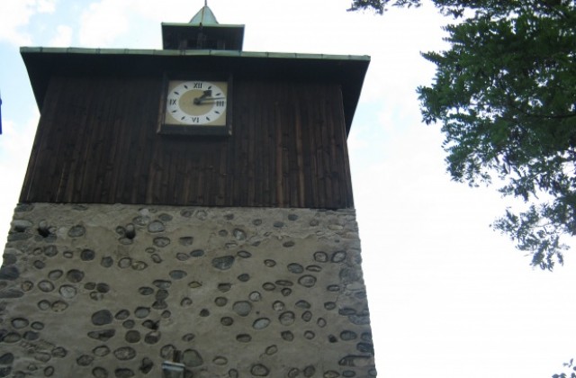 Часовниковата кула в Дупница вече работи