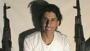 Стрелецът от Сус фен на брейкденса и на Реал Мадрид