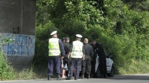 Полицаи проверяват дали Ембака не е избягал в Гърция или
