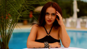 Софи Бард подгрява румънски звезди в Света гора