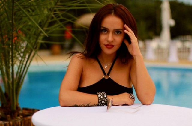 Софи Бард подгрява румънски звезди в Света гора