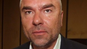 Запор на акции за 14 млн лв на Марешки иска