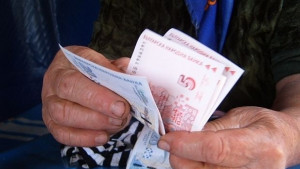 72годишна стана жертва на алоизмамници