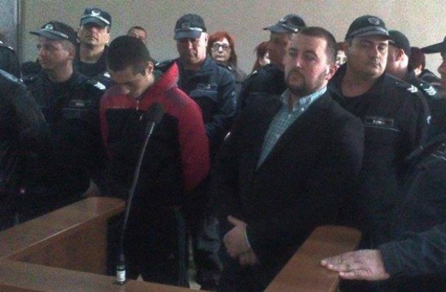Обвиненият в палежи адвокат Елдъров остава в ареста