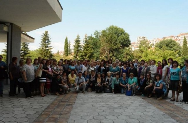 Врачански учители споделиха опит в международен форум