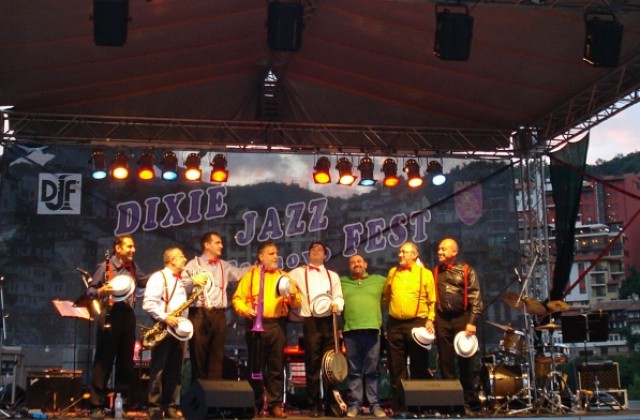 ПРОГРАМА НА ОСМИЯ ДИКСИ ДЖАЗ ФЕСТ ВЪВ ВЕЛИКО ТЪРНОВО