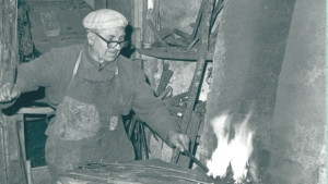 Първите майстори и майсторските надпревари в АЕК Етър