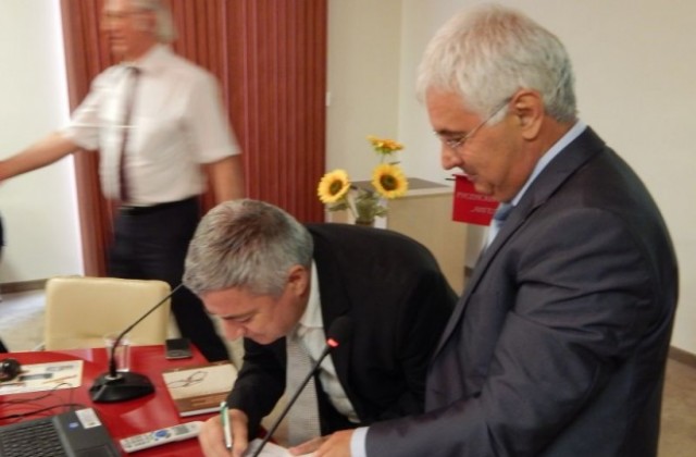 Акад. Васил Сгурев и чл.-кор. Христо Белоев представиха своя книга