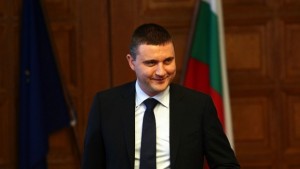 Чиновниците ще летят с бизнес класа само с позволение на