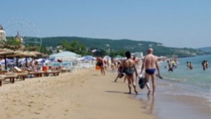 Стотици проверки на хотели и ресторанти по морето