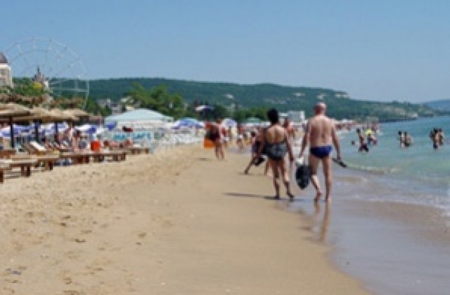 Стотици проверки на хотели и ресторанти по морето