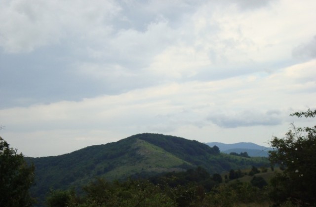Предимно слънчево време, около обед - увеличение на облачността