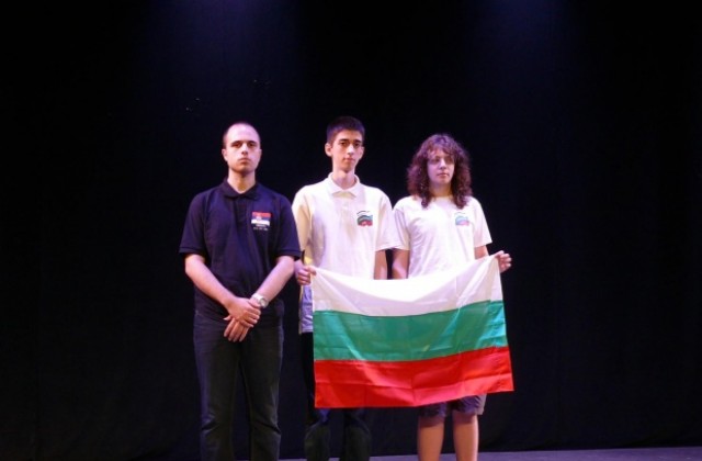 Два златни медала за България от Балканиадата по информатика в Русенския университет