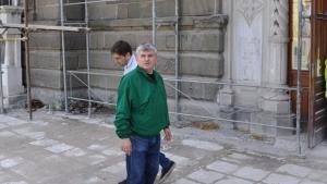 Специален корсет ще стегне храма