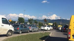 Огромни задръствания на изхода на София в посока Тракия СНИМКИ