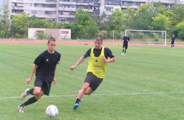 Бакари с 4 гола в учебна игра на Черно море