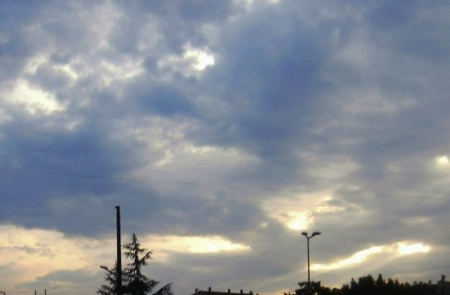 Слънце и облаци
