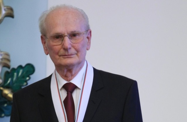 Почина бившият председател на Конституционния съд Неделчо Беронов