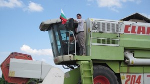 Хайтов откри жътвата в Манастирище