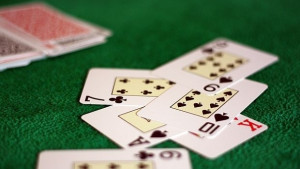 Младеж разби носа на колега обидил го при игра на