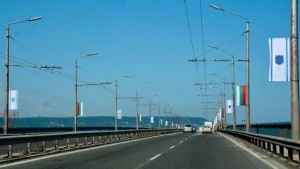 Над 150 знамена красят входа на Варна СНИМКИ