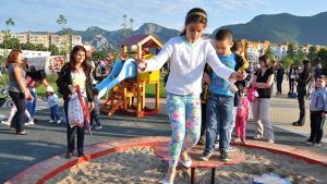 Деца творят в новия парк във Враца