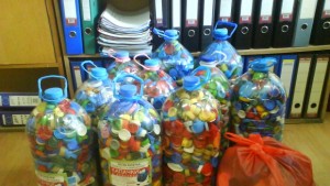 В НАП предават хартия за рециклиране и събират капачки благотворително